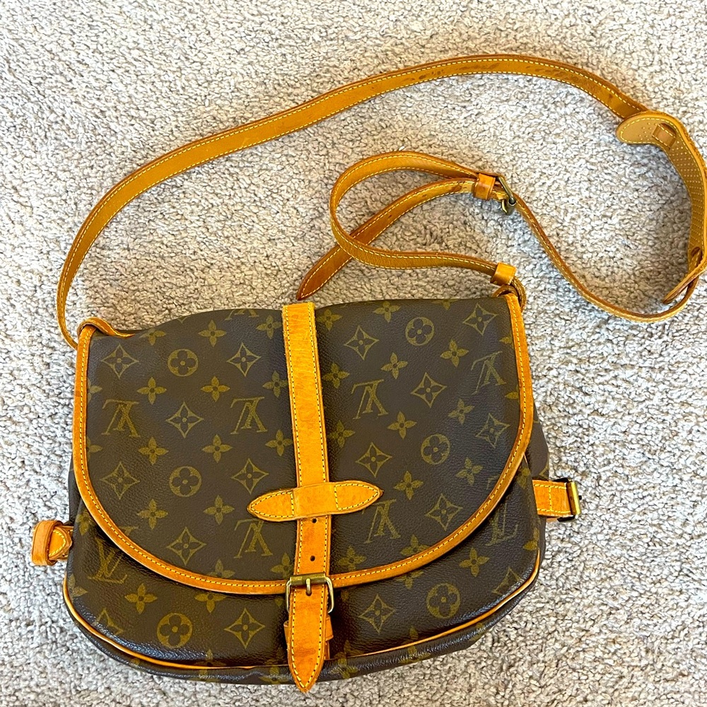 Louis Vuitton Saumur 30 Crossbody Vintage